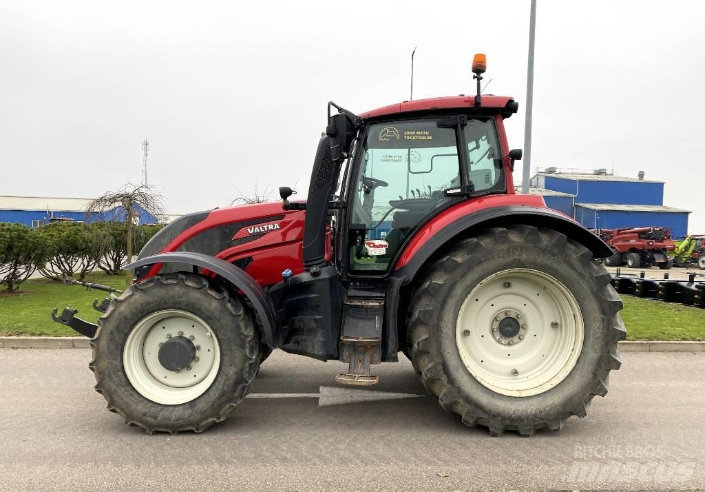 Valtra T 234 A Traktory