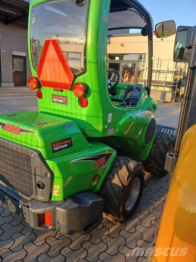 Avant 640i Smykem řízené nakladače