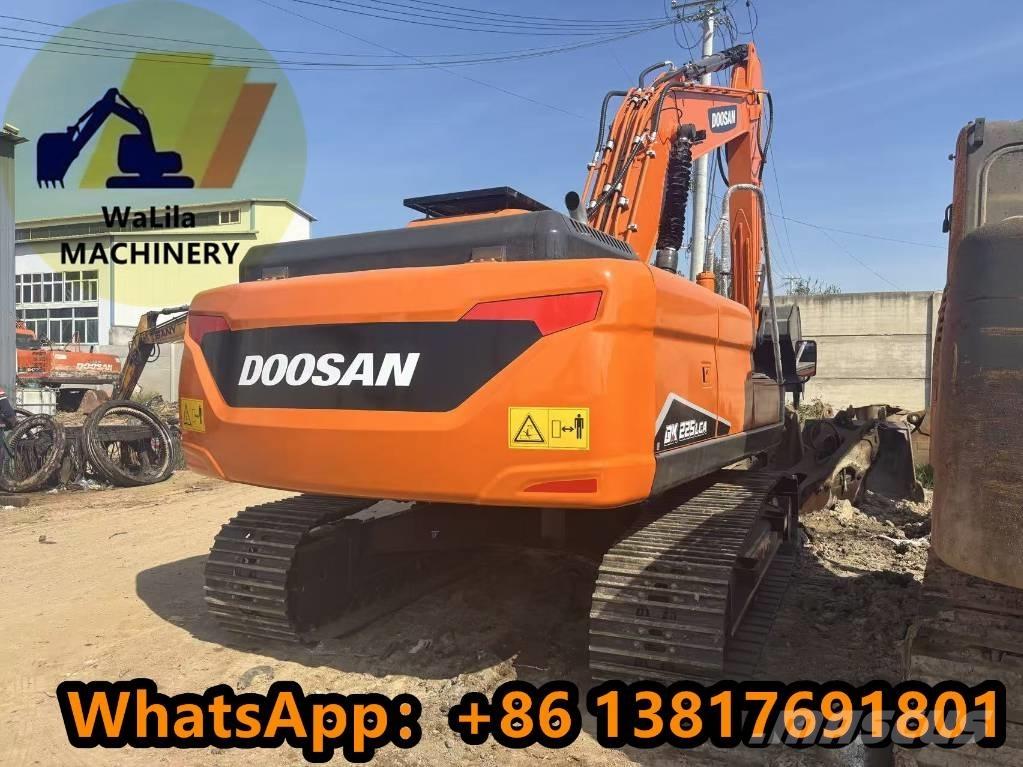 Doosan DX 225 LCA Pásová rýpadla