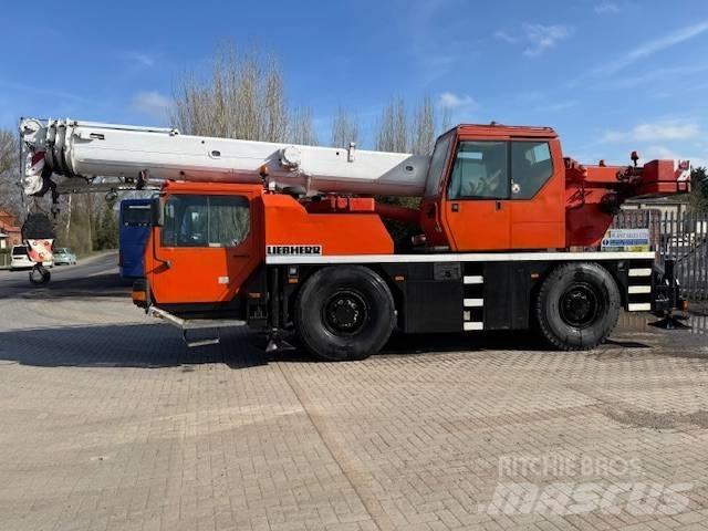 Liebherr LTM 1030-2 Univerzální terénní jeřáby