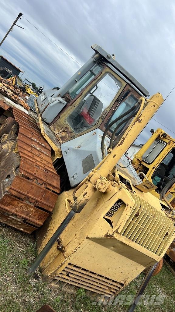 Komatsu D 65 EX Podvozky a zavěšení kol