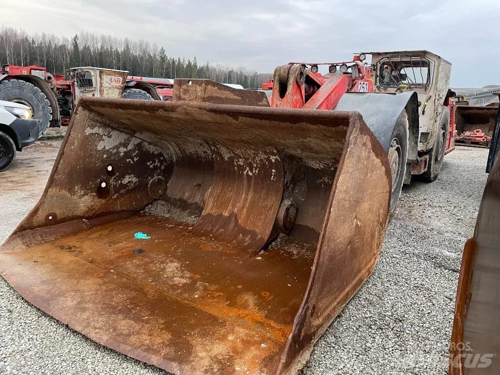 Sandvik LH 410 Podzemní nakladače