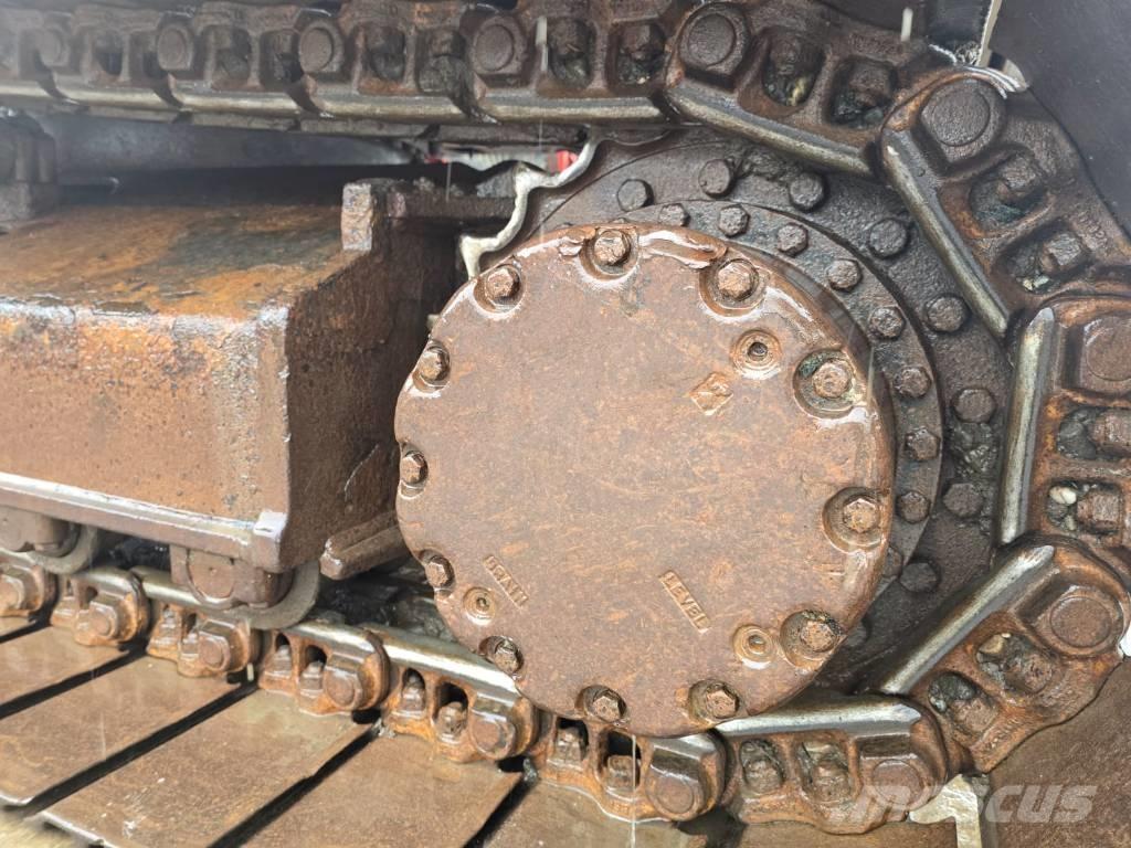 Hitachi ZX 210 Pásová rýpadla