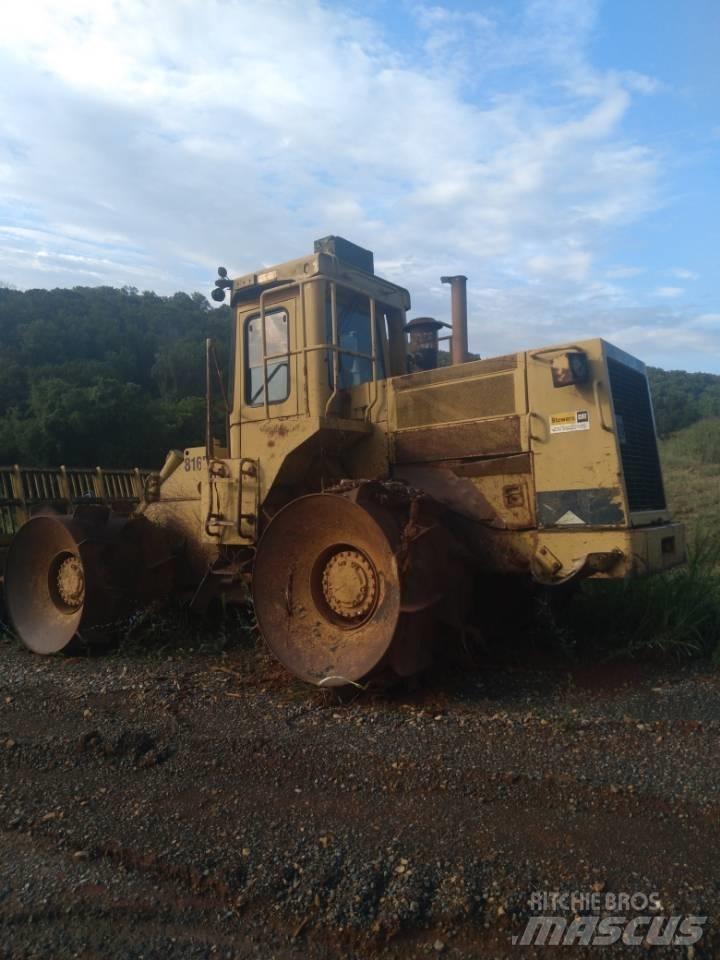 CAT 816B Skládkové kompaktory