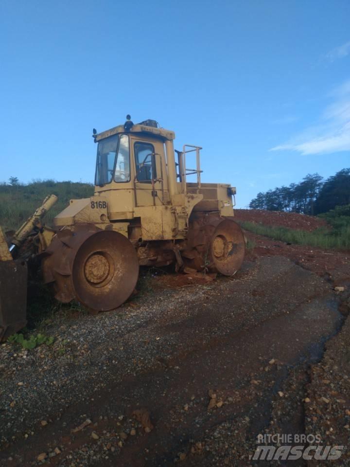 CAT 816B Skládkové kompaktory
