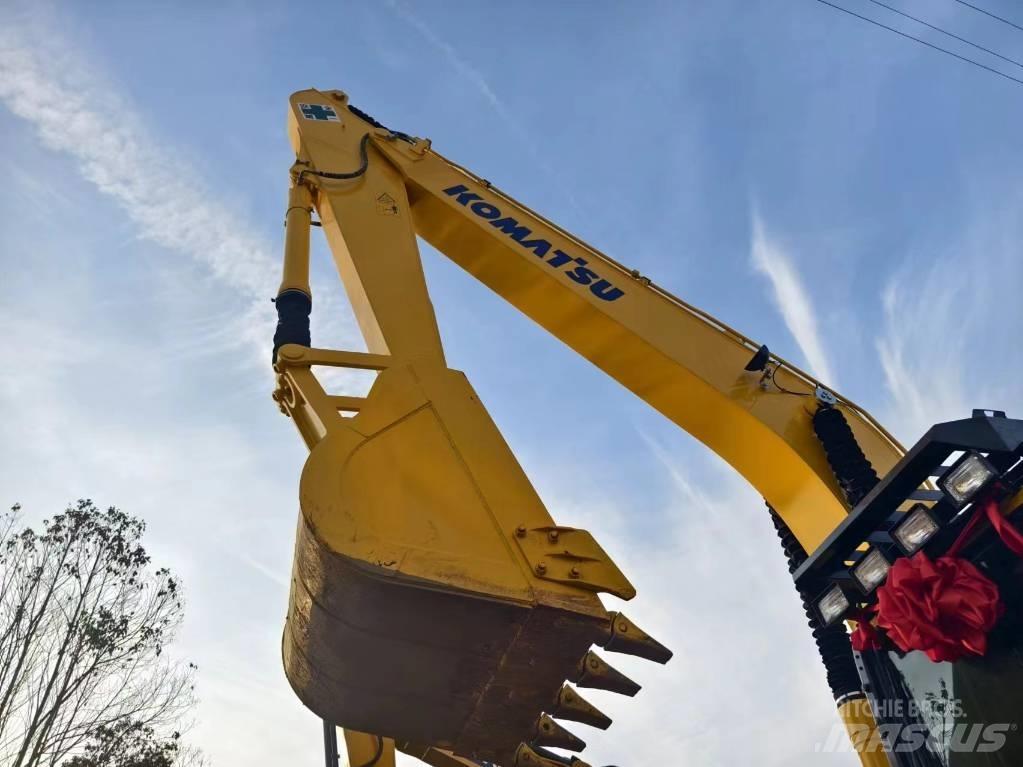 Komatsu PC240-8 Midi rýpadla 7t - 12t