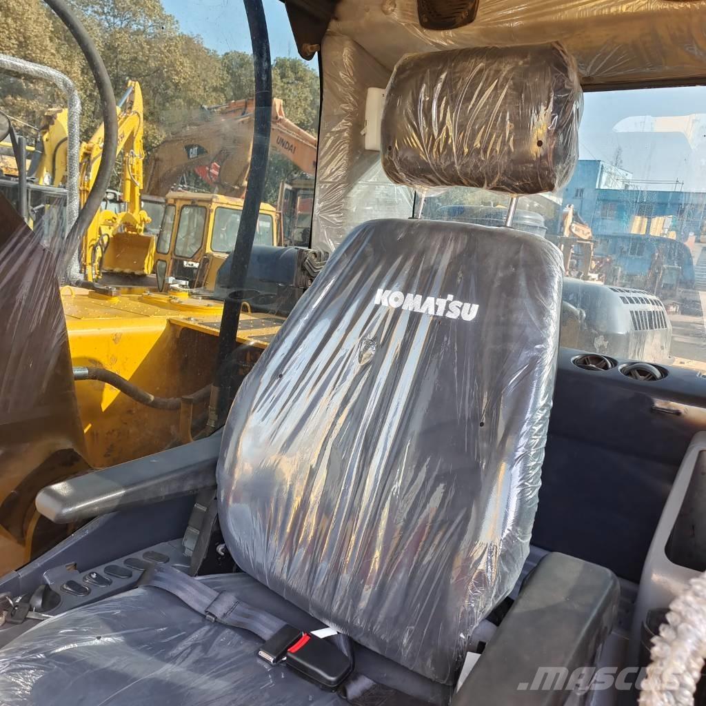 Komatsu PC 200-8 Pásová rýpadla