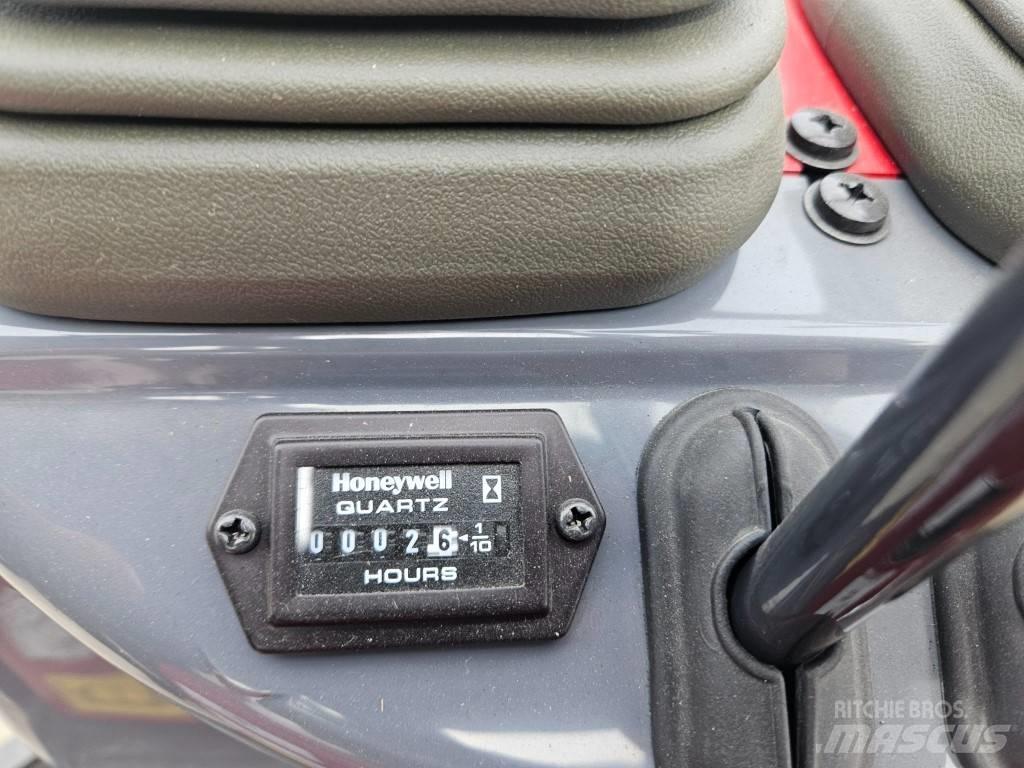 Yanmar SV08-1C Mini rýpadla < 7t