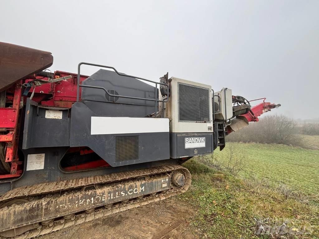 Sandvik QJ 241 Mobilní drtiče