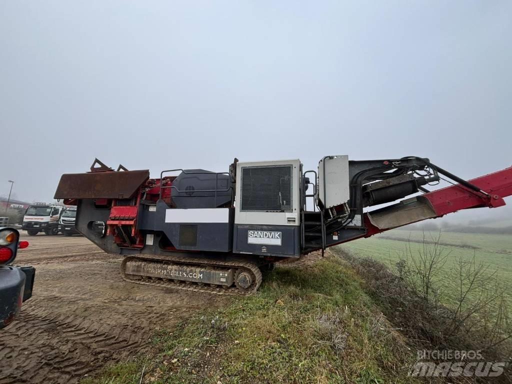 Sandvik QJ 241 Mobilní drtiče