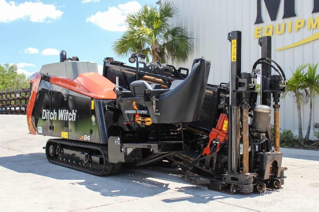 Ditch Witch JT24 Horizontální vrtací zařízení