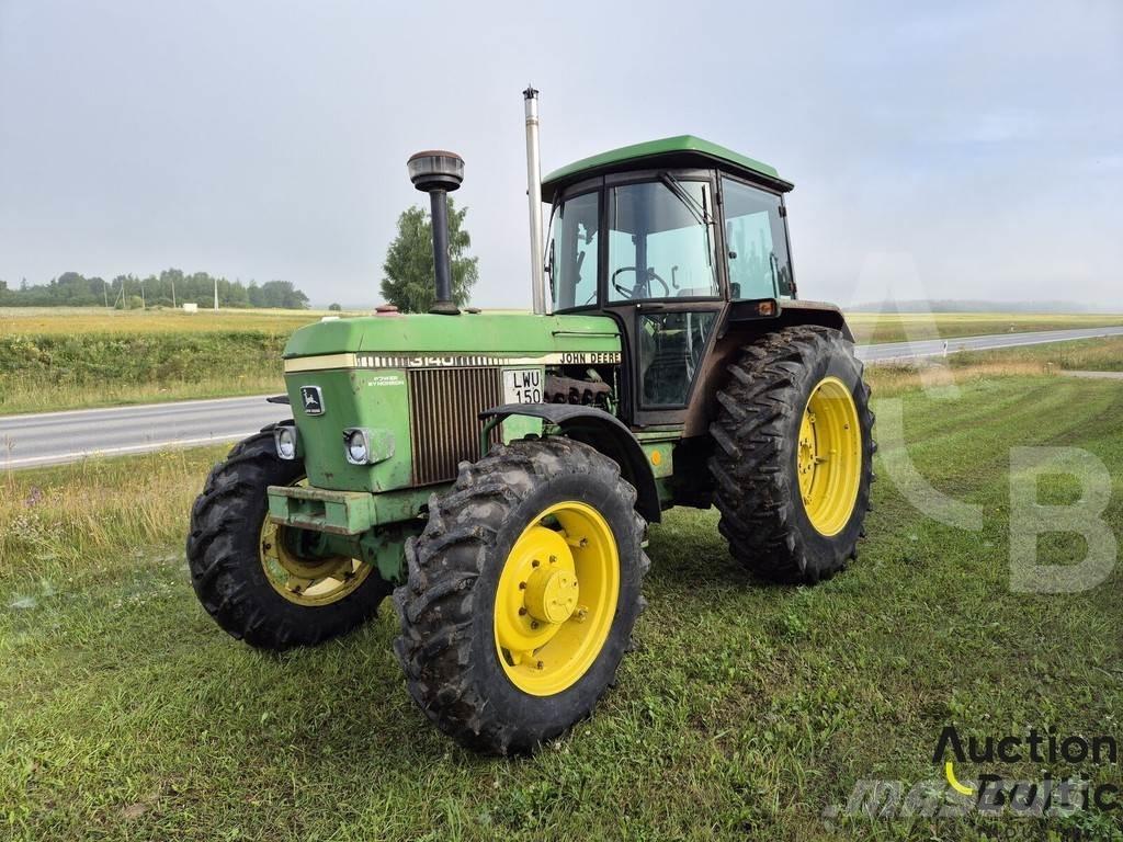 John Deere MFWD Traktory