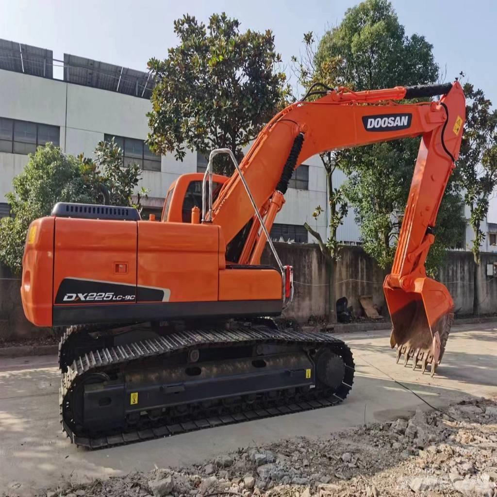 Doosan DX225LC-9C Pásová rýpadla