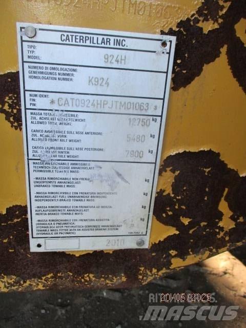 CAT 924 Kolové nakladače