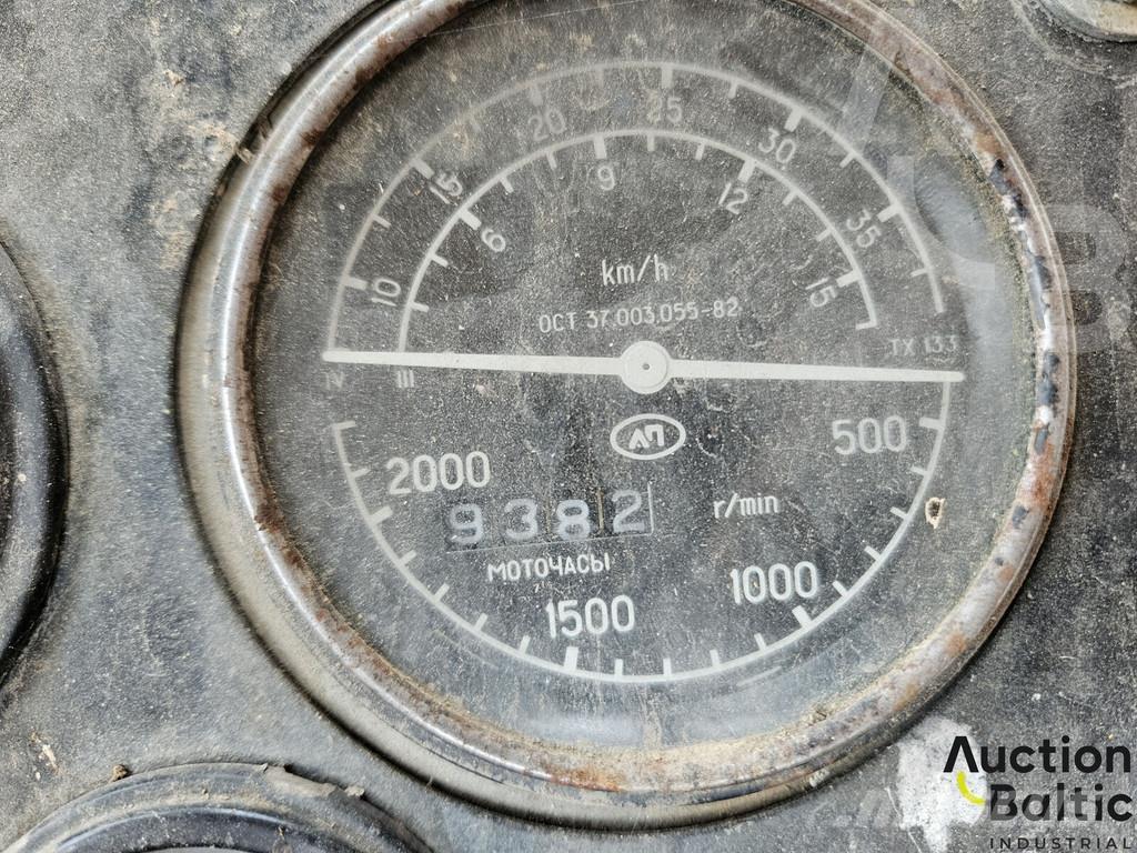  Kirovec K-701 Traktory