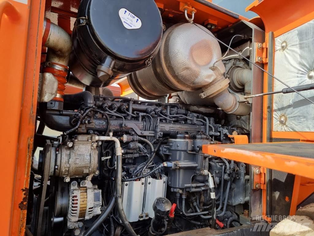 Doosan DL 300-5 Kolové nakladače