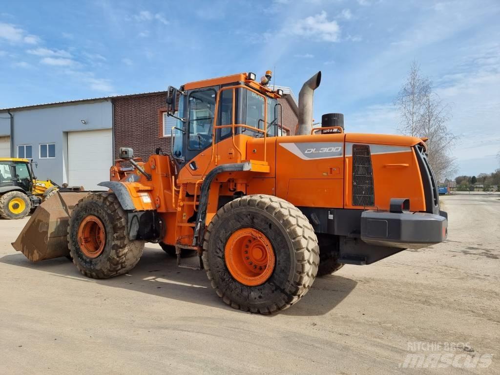 Doosan DL 300-5 Kolové nakladače