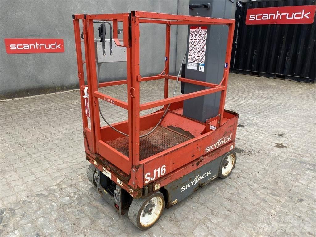 SkyJack SJ16 Vertikální sloupové výtahy