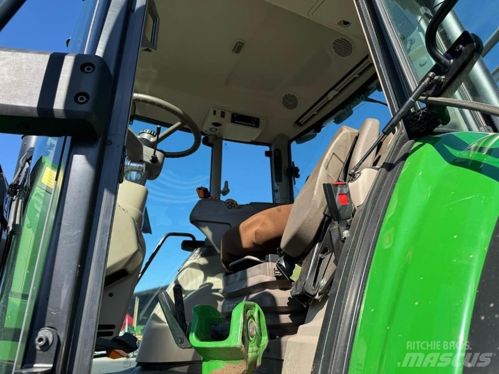 John Deere 6155M Traktory