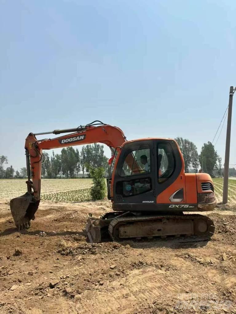 Doosan DX 75-9 Pásová rýpadla