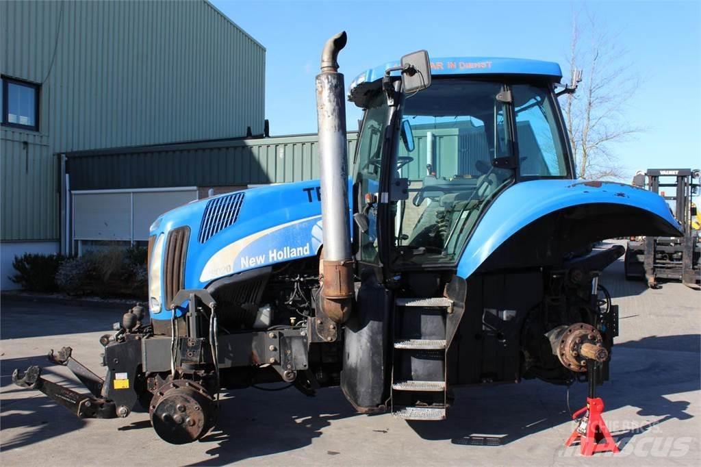 New Holland T8020 Traktory