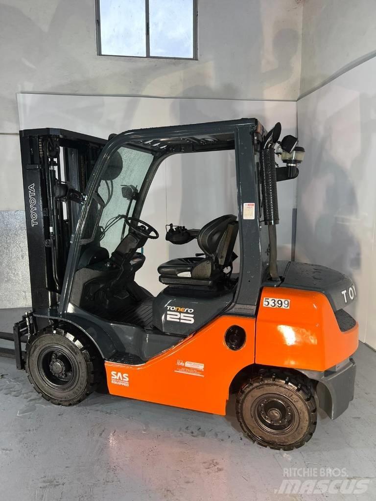 Toyota 02-8 FD F 25 Dieselové vozíky