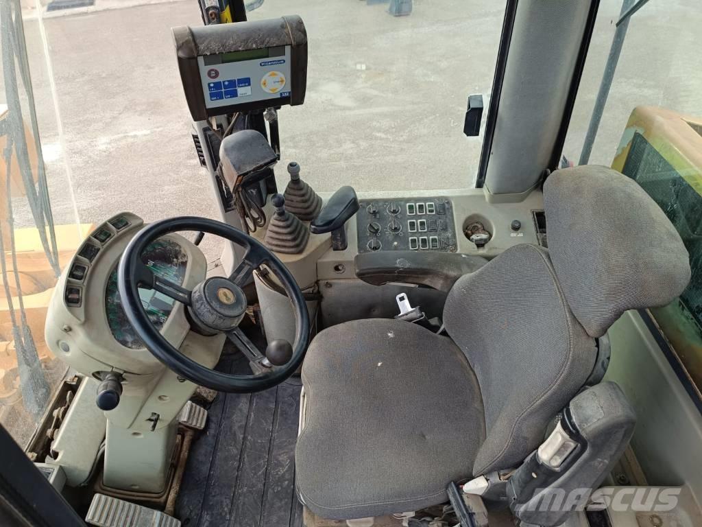 CASE 821C Kolové nakladače