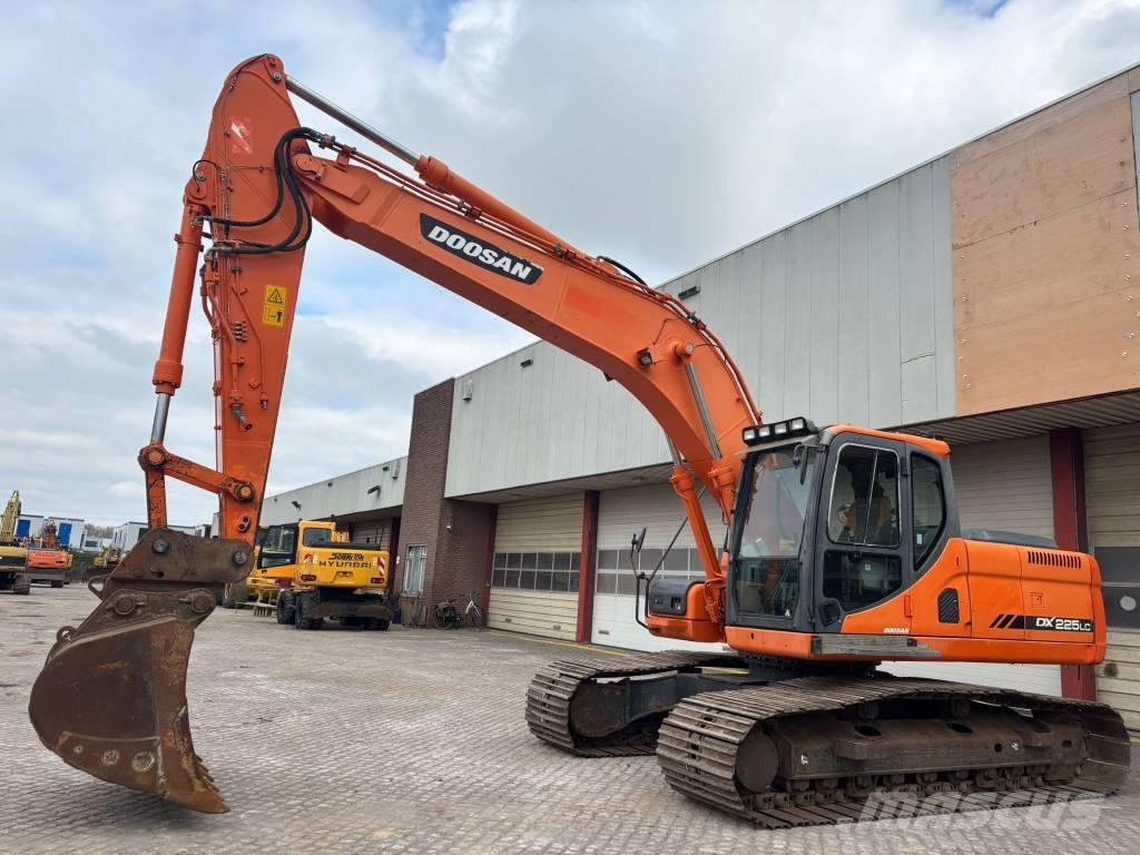 Doosan DX 225 LC Pásová rýpadla