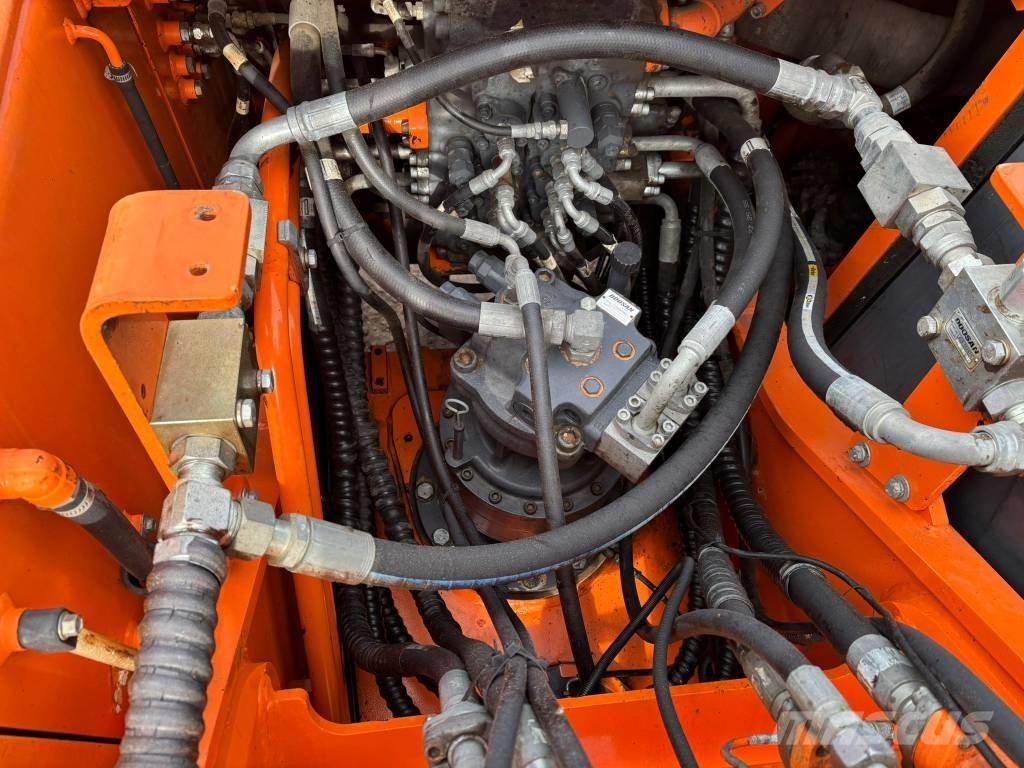 Doosan DX 225 LC Pásová rýpadla