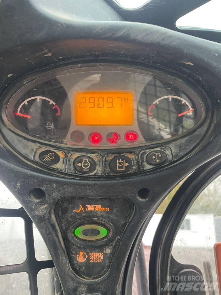 Bobcat T 650 Smykem řízené nakladače