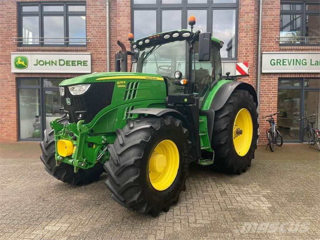 John Deere 6215R Traktory