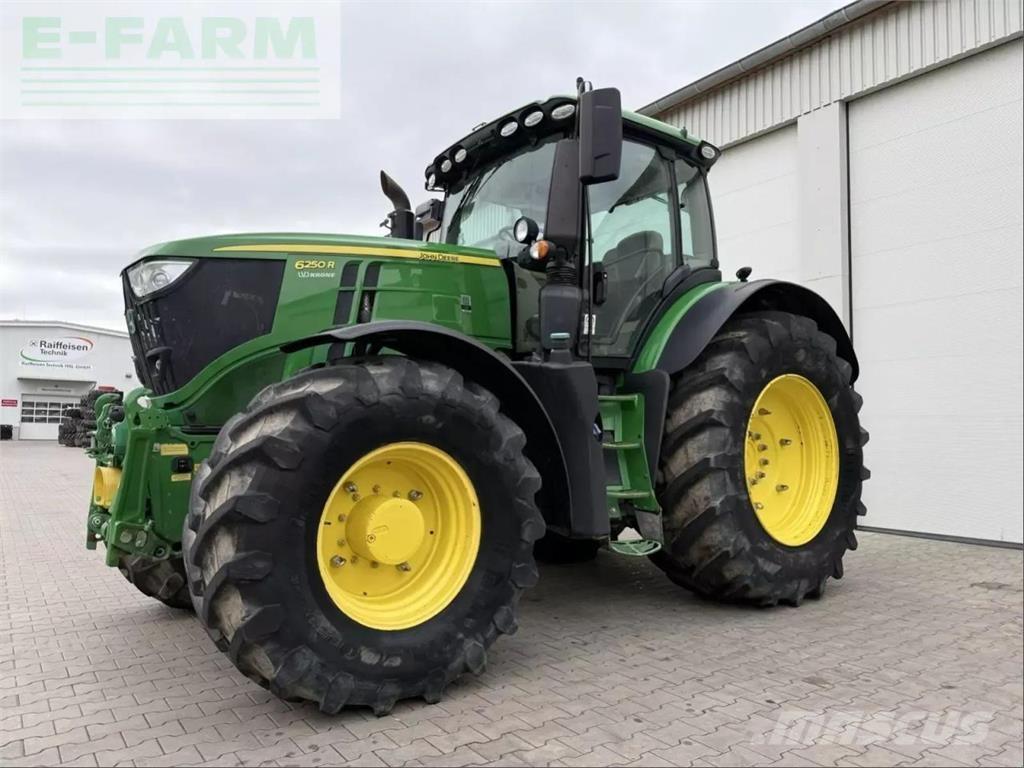 John Deere 6250 r Traktory
