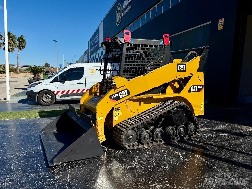 CAT 257 B Pásové nakladače