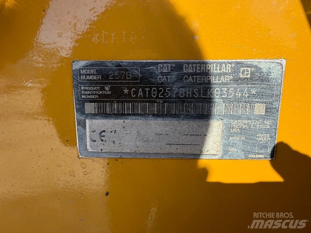 CAT 257 B Pásové nakladače