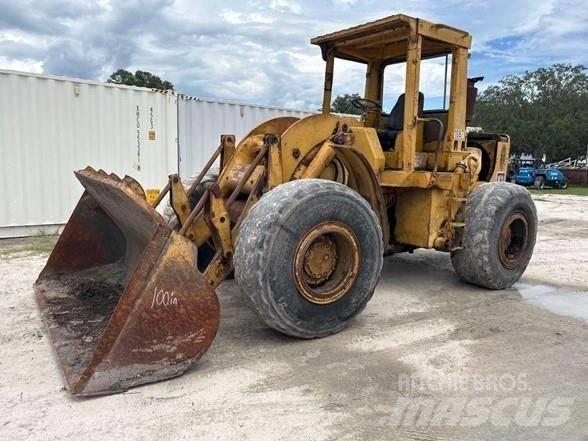 CAT 950 Kolové nakladače