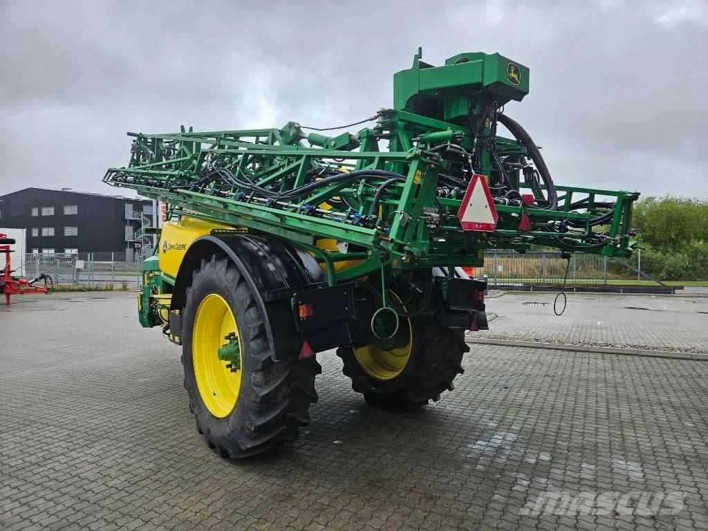 John Deere M692i Tažené postřikovače