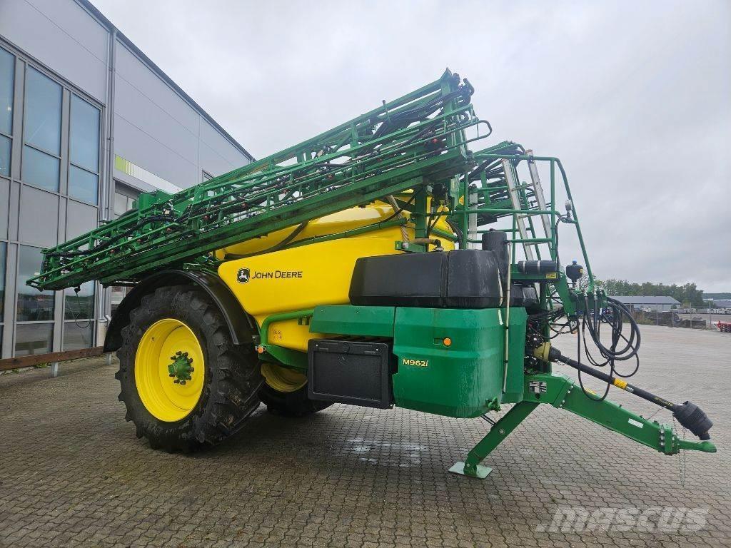 John Deere M692i Tažené postřikovače