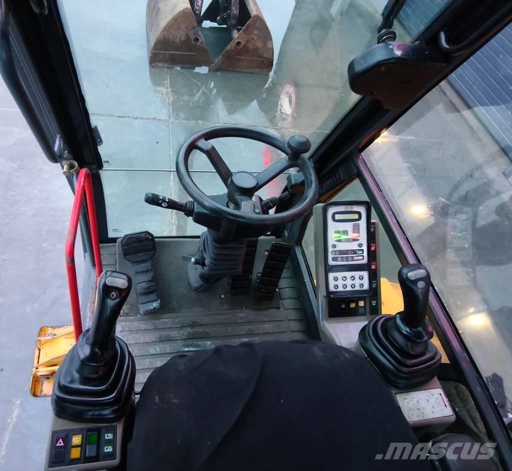 CASE WX 170 Stroje pro manipulaci s odpadem