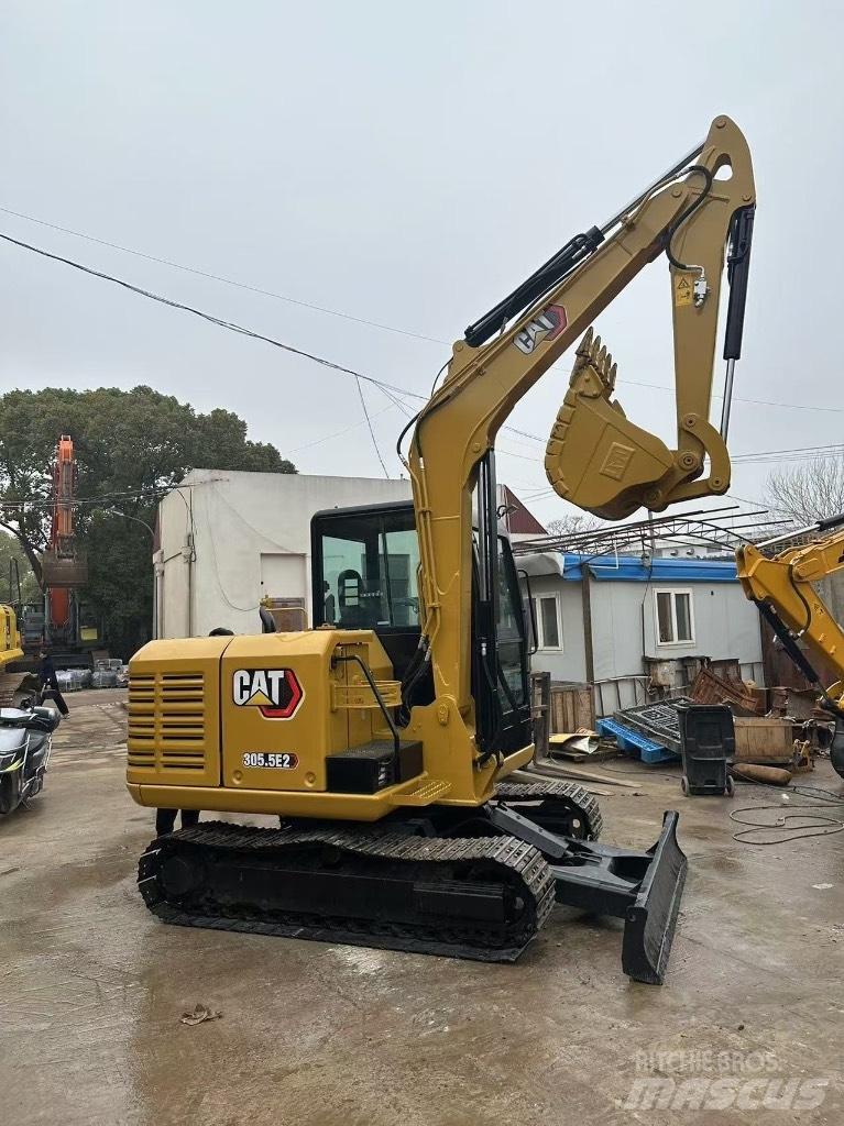 CAT 305.5 Mini rýpadla < 7t