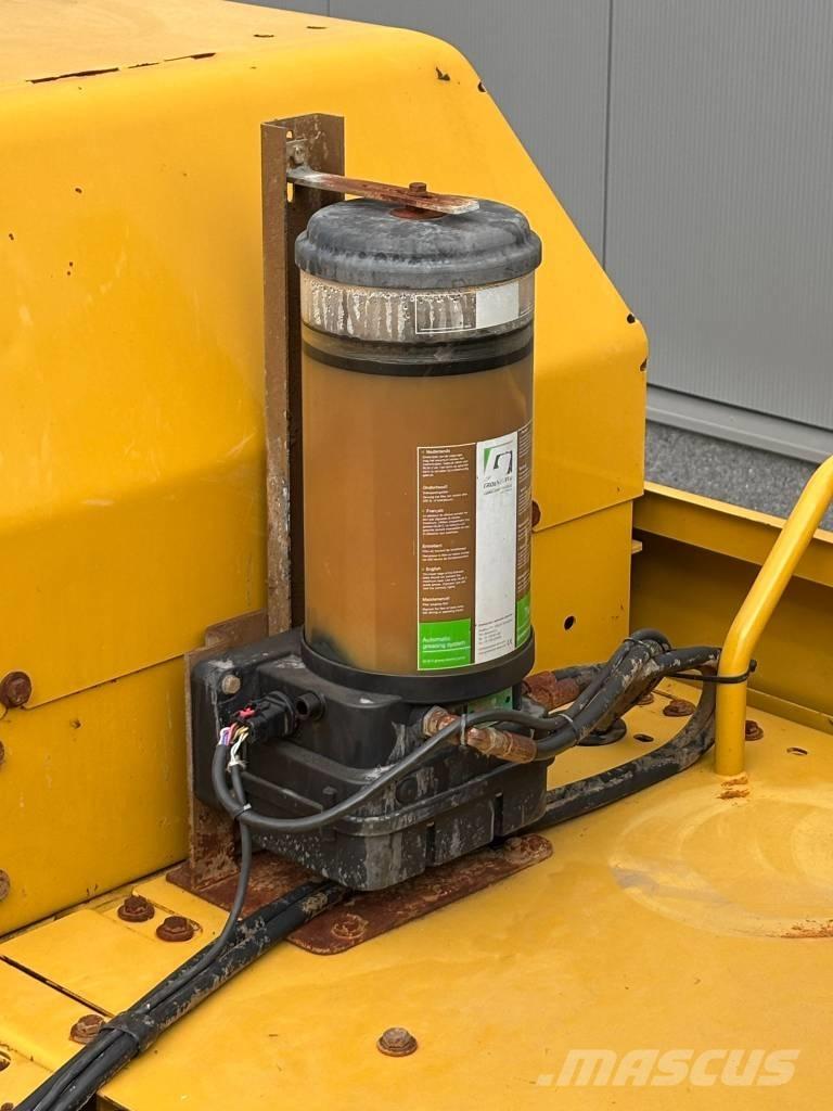 CAT 352 Pásová rýpadla