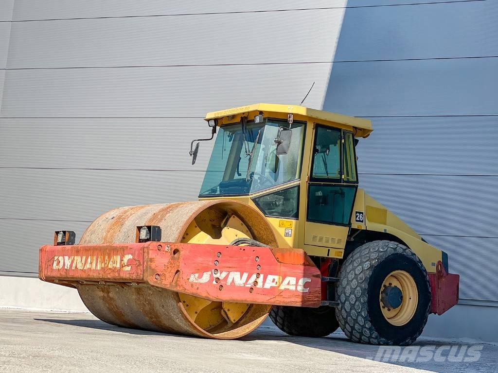 Dynapac CA302D Tahačové válce