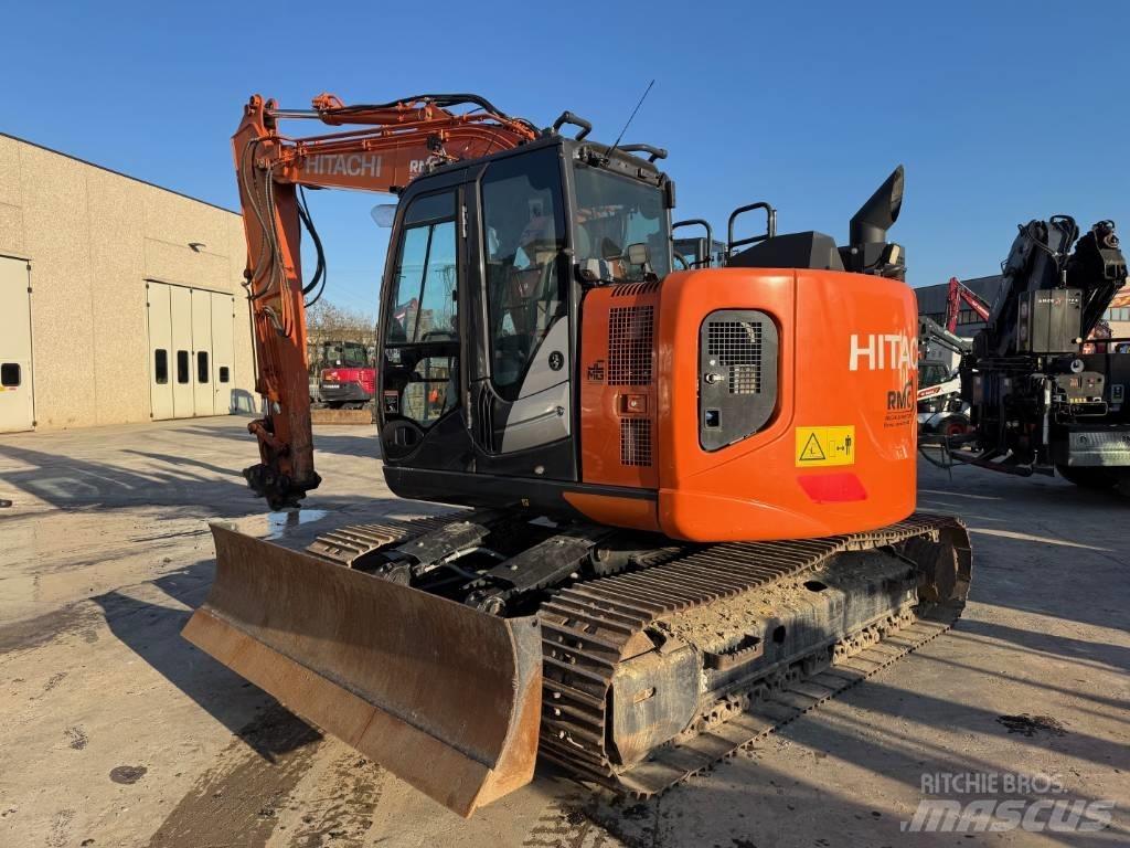 Hitachi ZX 135 US-6 Pásová rýpadla