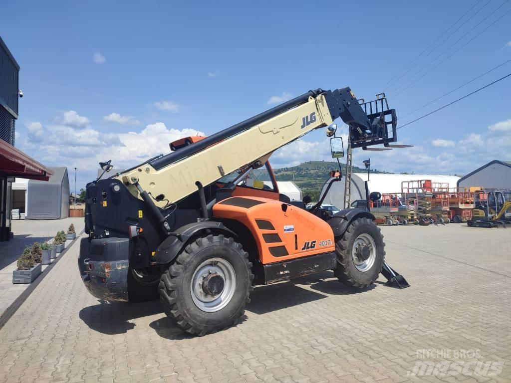 JLG 4017 Teleskopické manipulátory