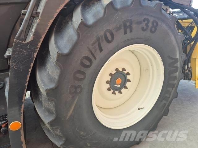 New Holland FR700 Samojízdné sekačky
