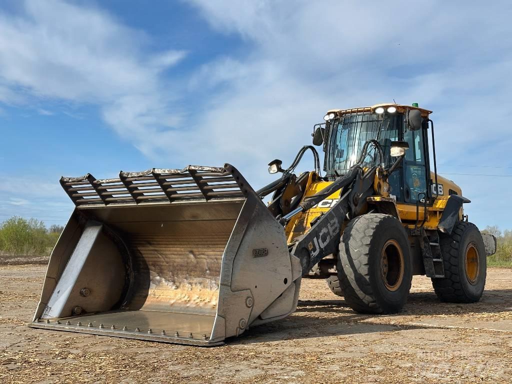 JCB 437 HT Kolové nakladače
