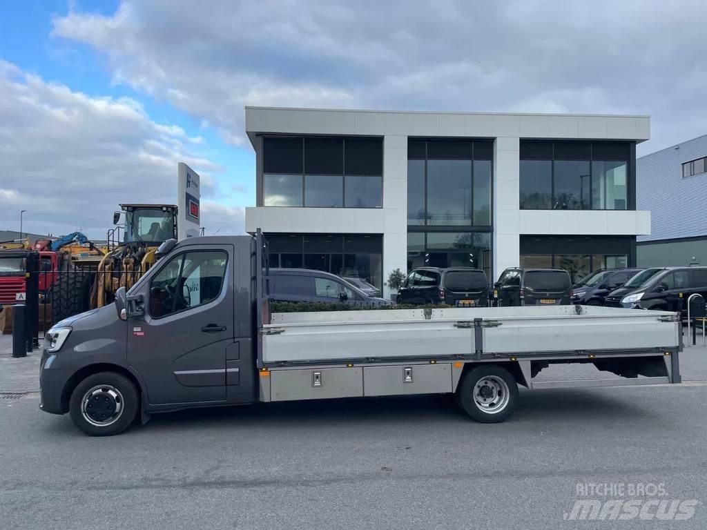Renault Master Další