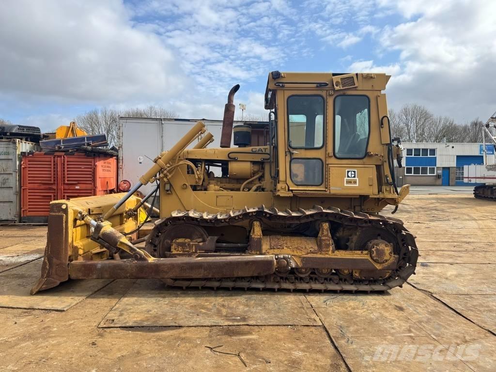 CAT D 6 D Pásové dozery