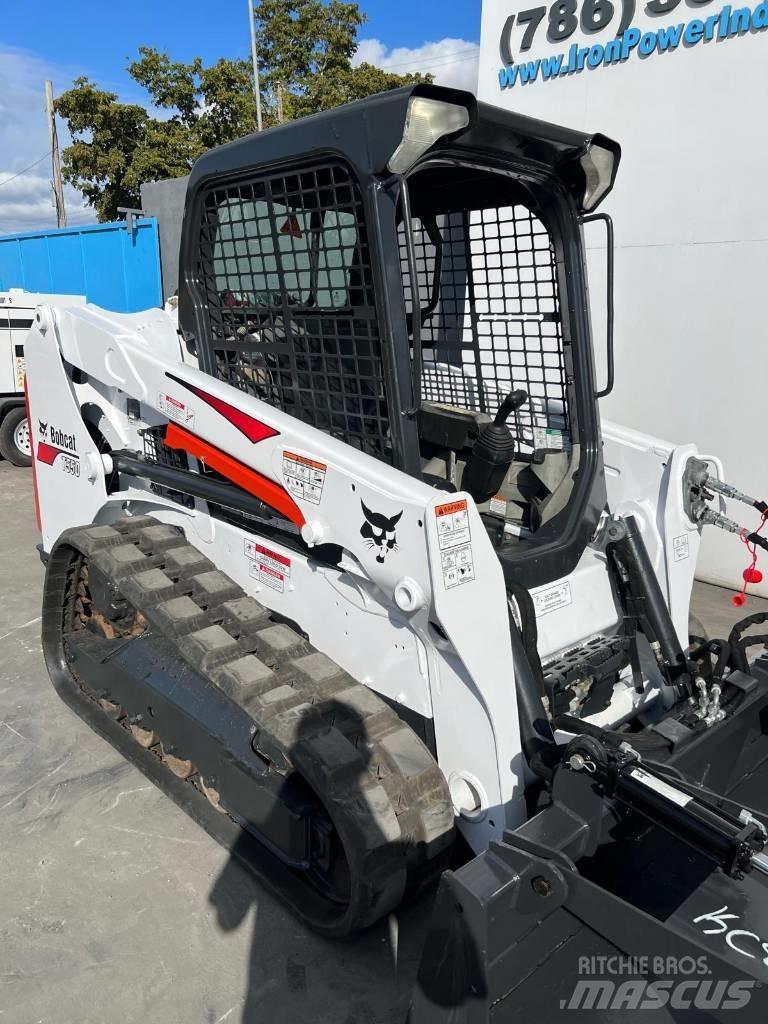Bobcat T 550 Smykem řízené nakladače