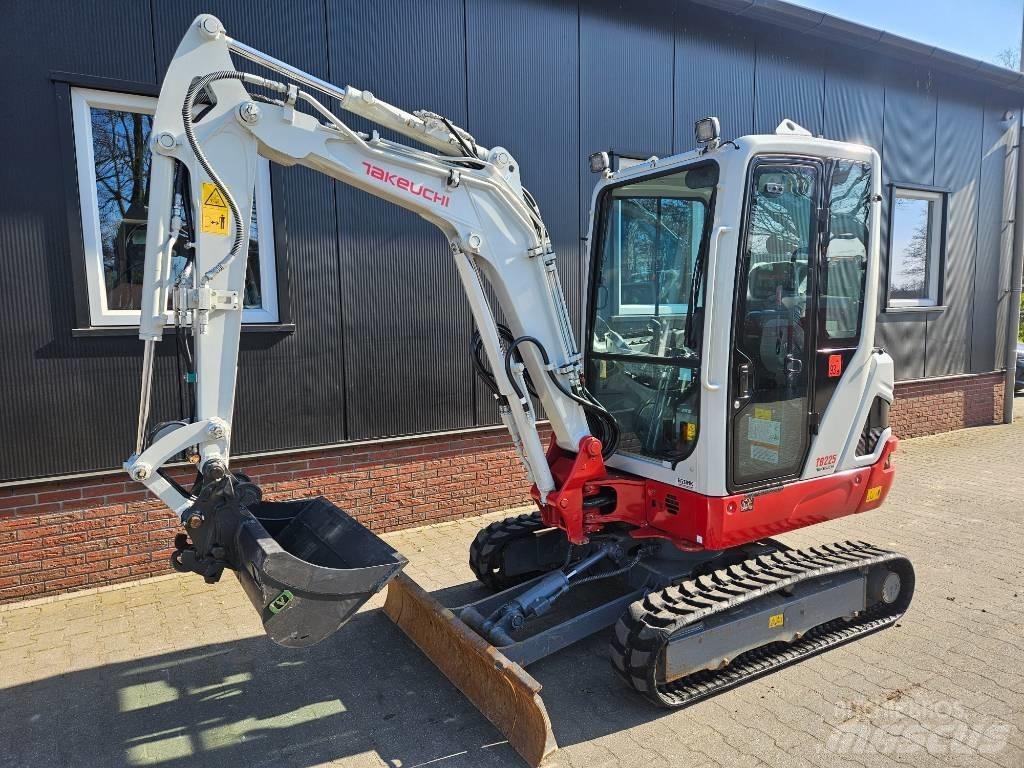 Takeuchi TB 225 Mini rýpadla < 7t