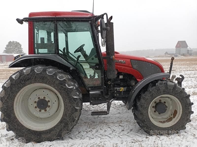 Valtra A 93 HITECH Traktory